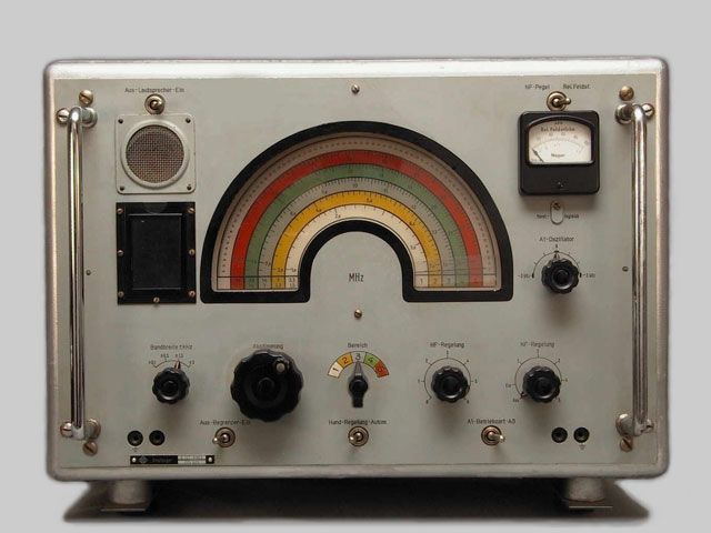 Telefunken Kurzwellenempfänger E127